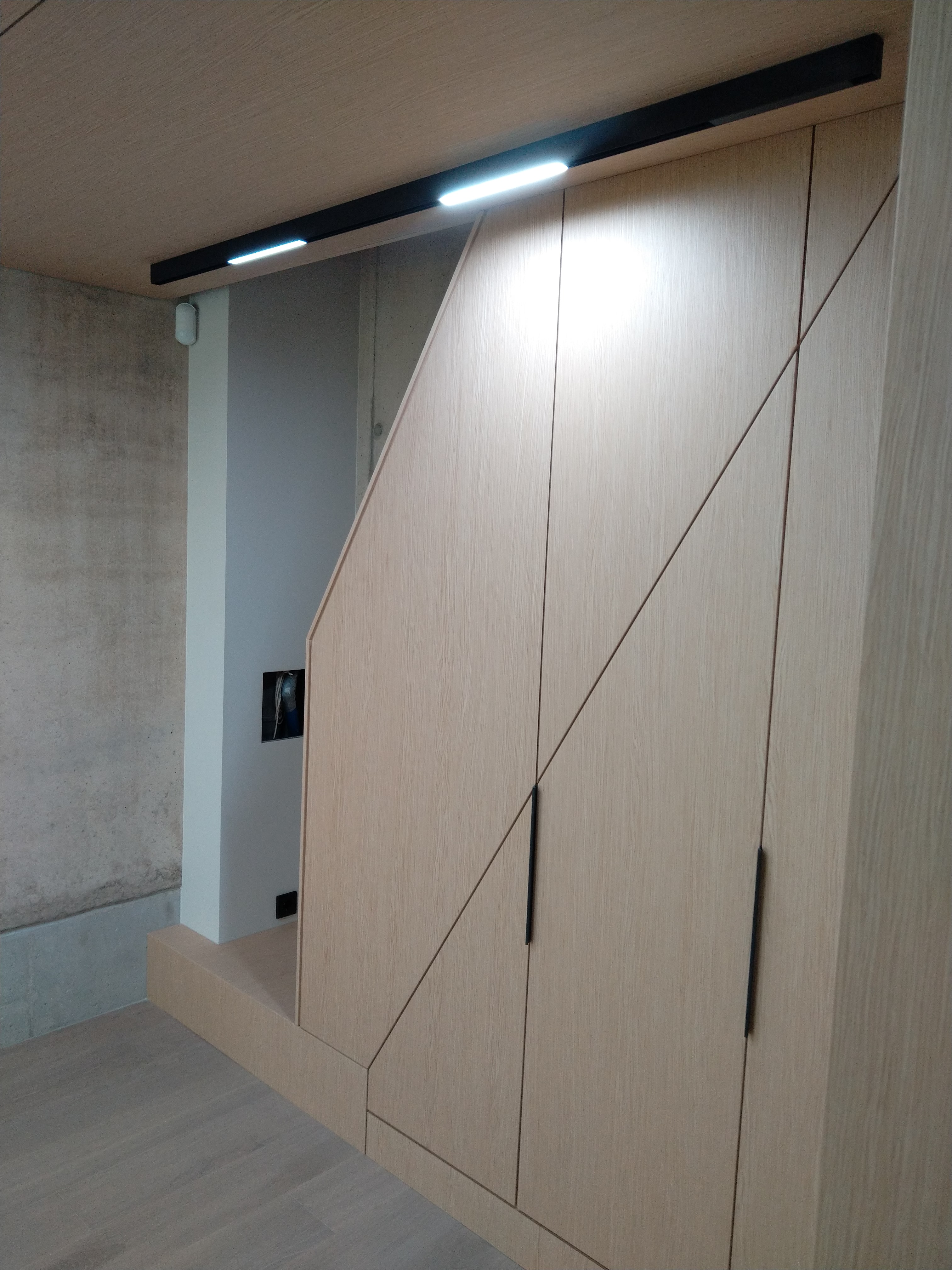 “Ātrā patēriņa” mēbeles VS mēbeles pēc individuāla pasūtījuma. Ko izvēlēties savām mājām? - Darbu piemēri Nr.2